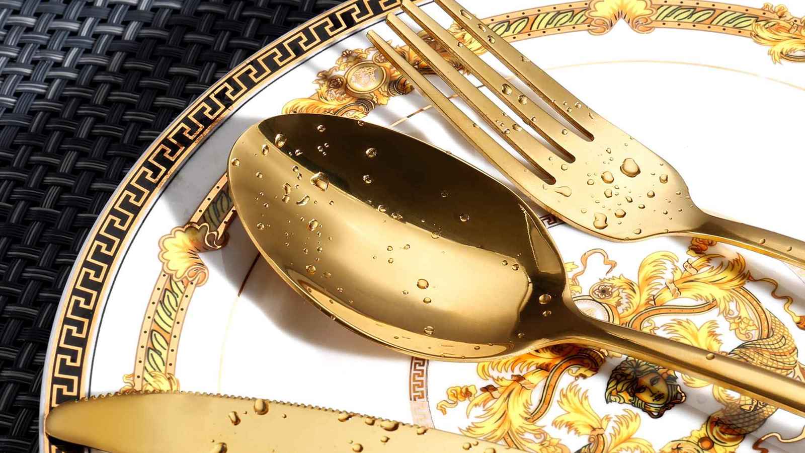 وجبة بسعر "خيالي" تغلق مطعماً في العراق (صور)