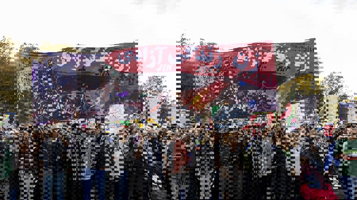 إيران.. إقالة قائد شرطة زاهدان على خلفية أحداث "الجمعة الدامية"