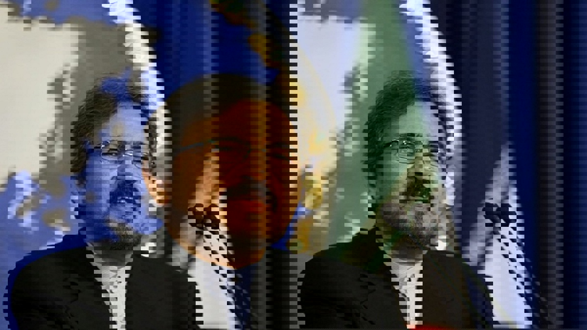 إيران وفرنسا تتبادلان السفراء بعد خلافات دبلوماسية‎