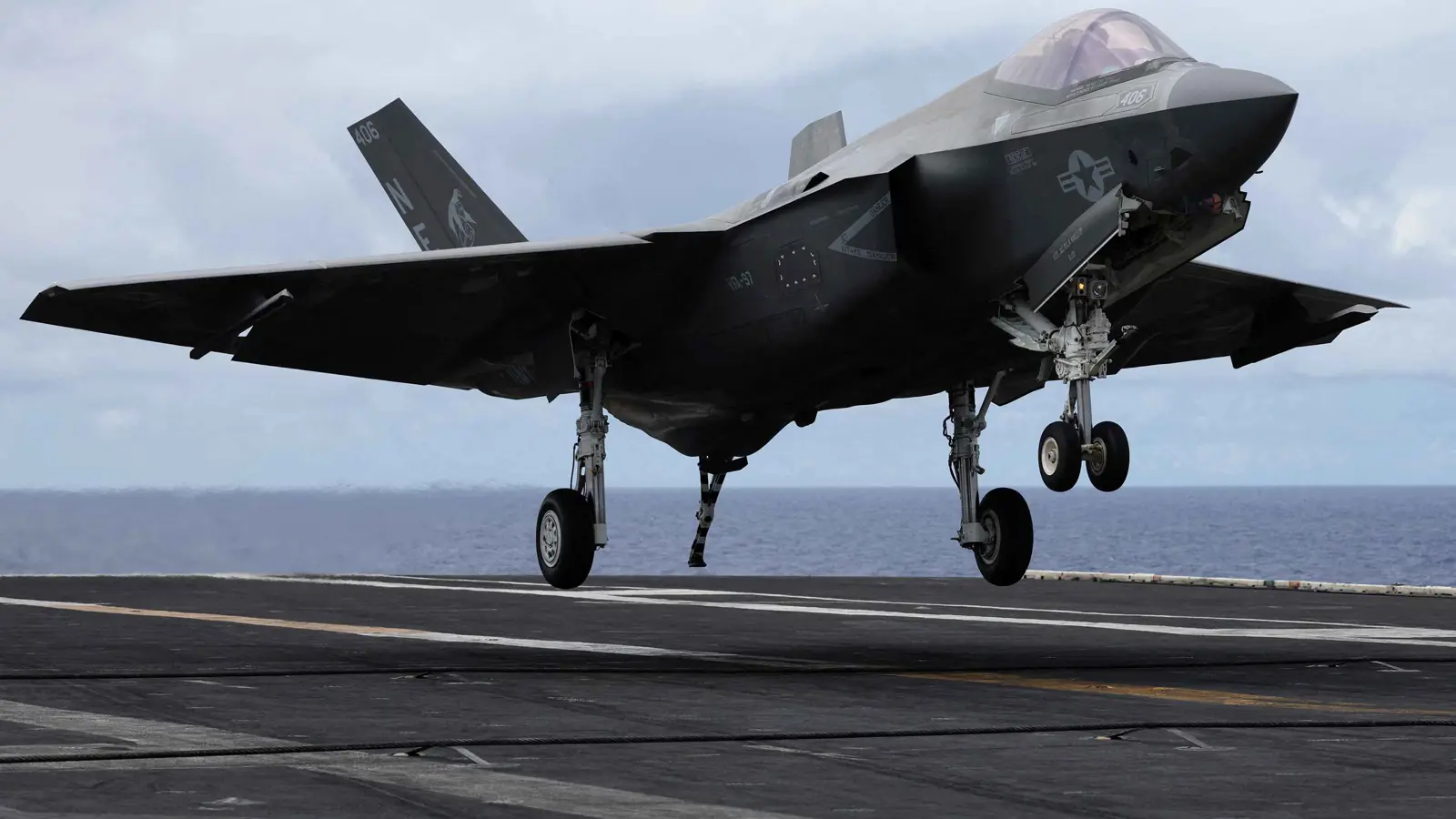 لمحاربة الحوثيين.. حاملة الطائرات الأمريكية "فينسون" تدخل البحر الأحمر