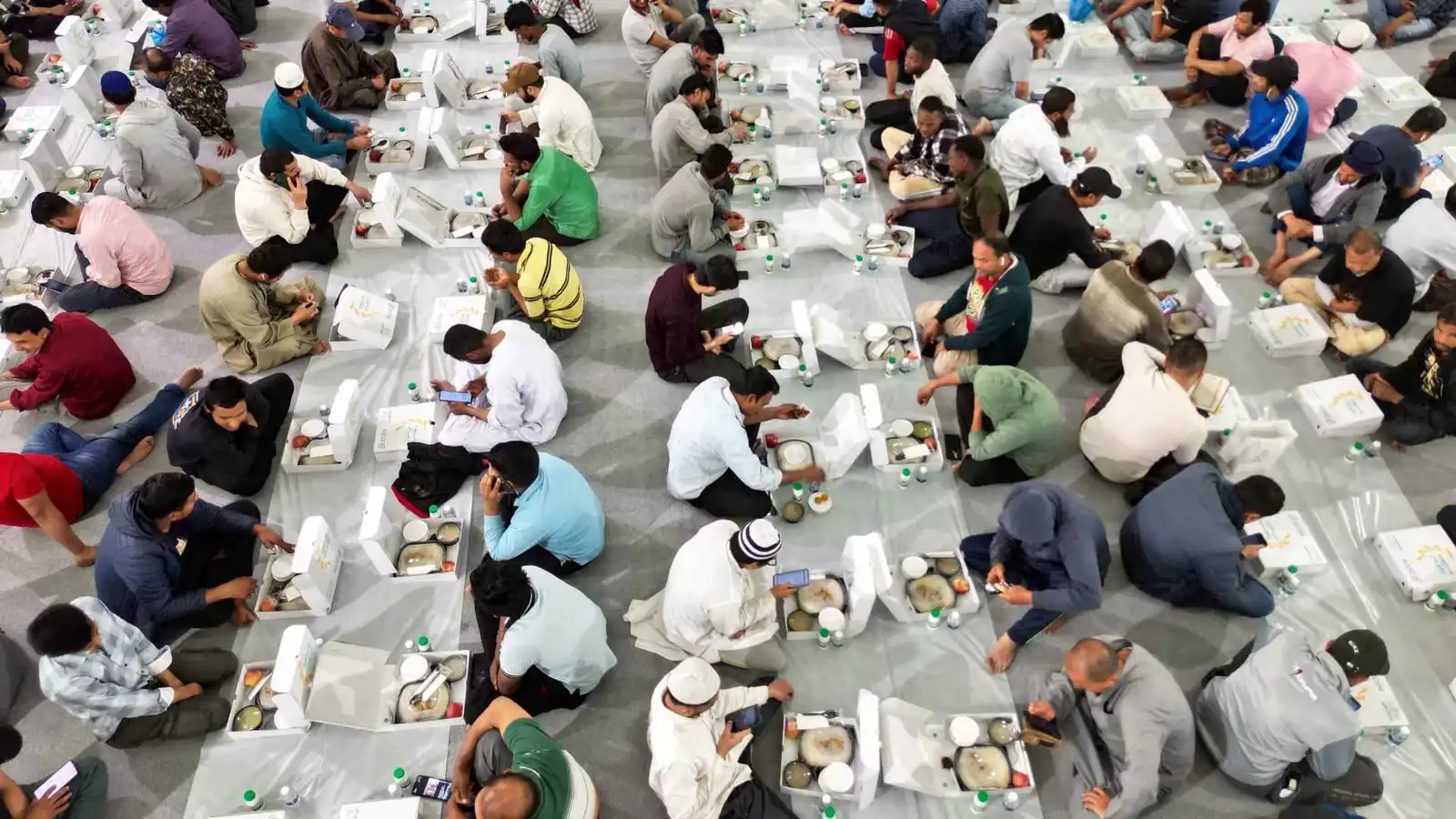 مائدة قريش والغبقات.. كيف يحافظ الكويتيون على تقاليد رمضان؟