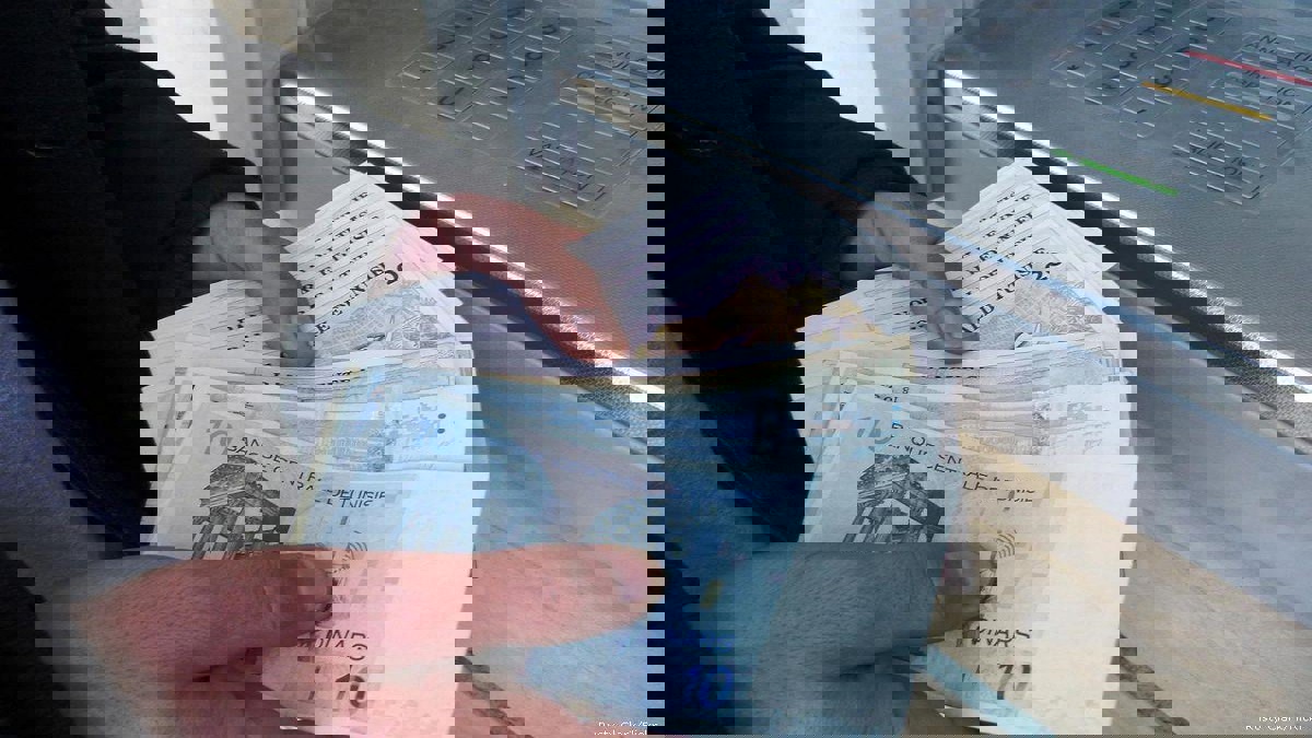 تخوفات من عدم استدامة صعود دينار تونس أمام النقد الأجنبي