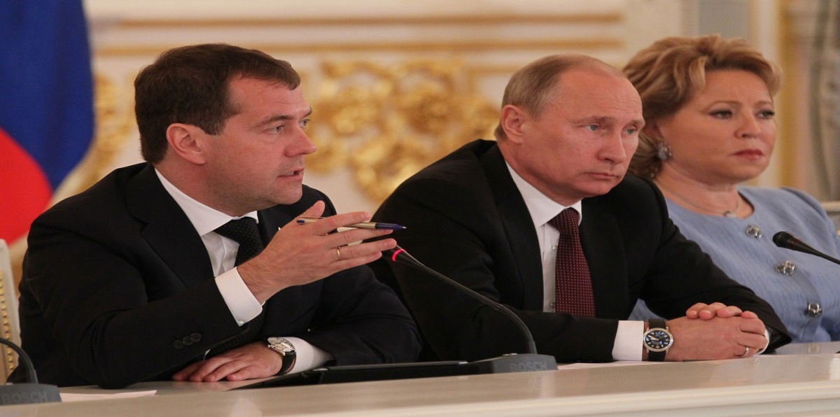 ميدفيديف: بلادي "كبش فداء" لتصفية حسابات داخلية أمريكية