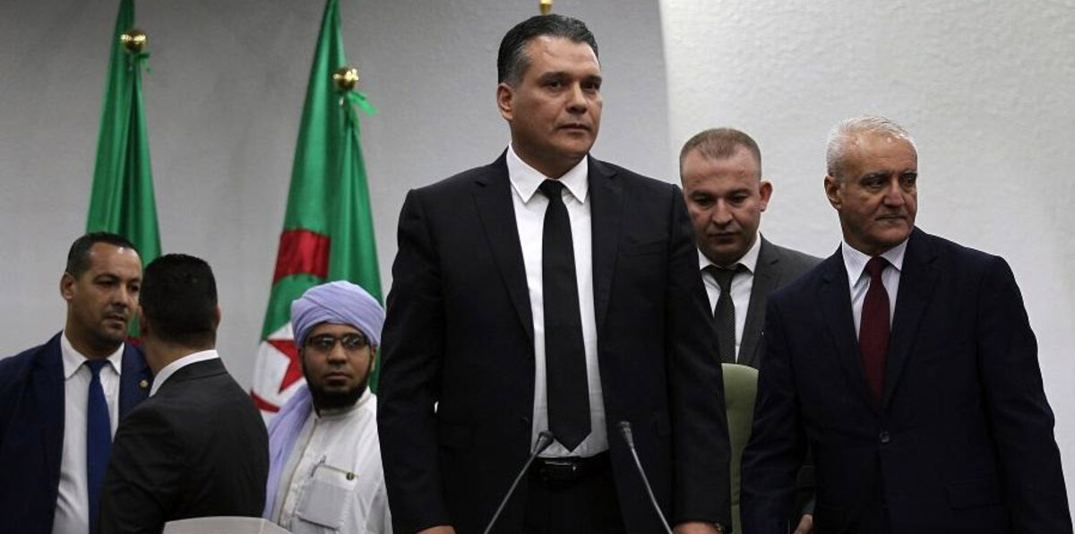 احتجاجًا على "الوضع الداخلي".. حزب معارض يُعلّق عضوية نوابه في البرلمان الجزائري