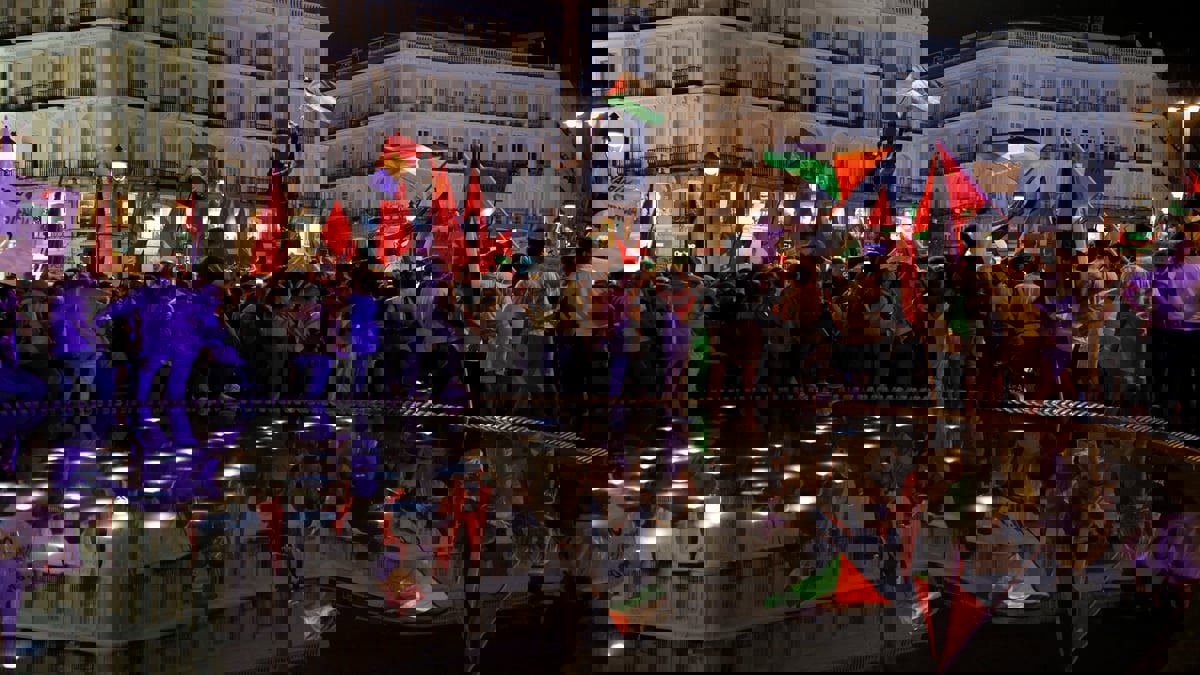 الحكومة الإسبانية تعلن معارضتها تعليق المساعدات الأوروبية للفلسطينيين