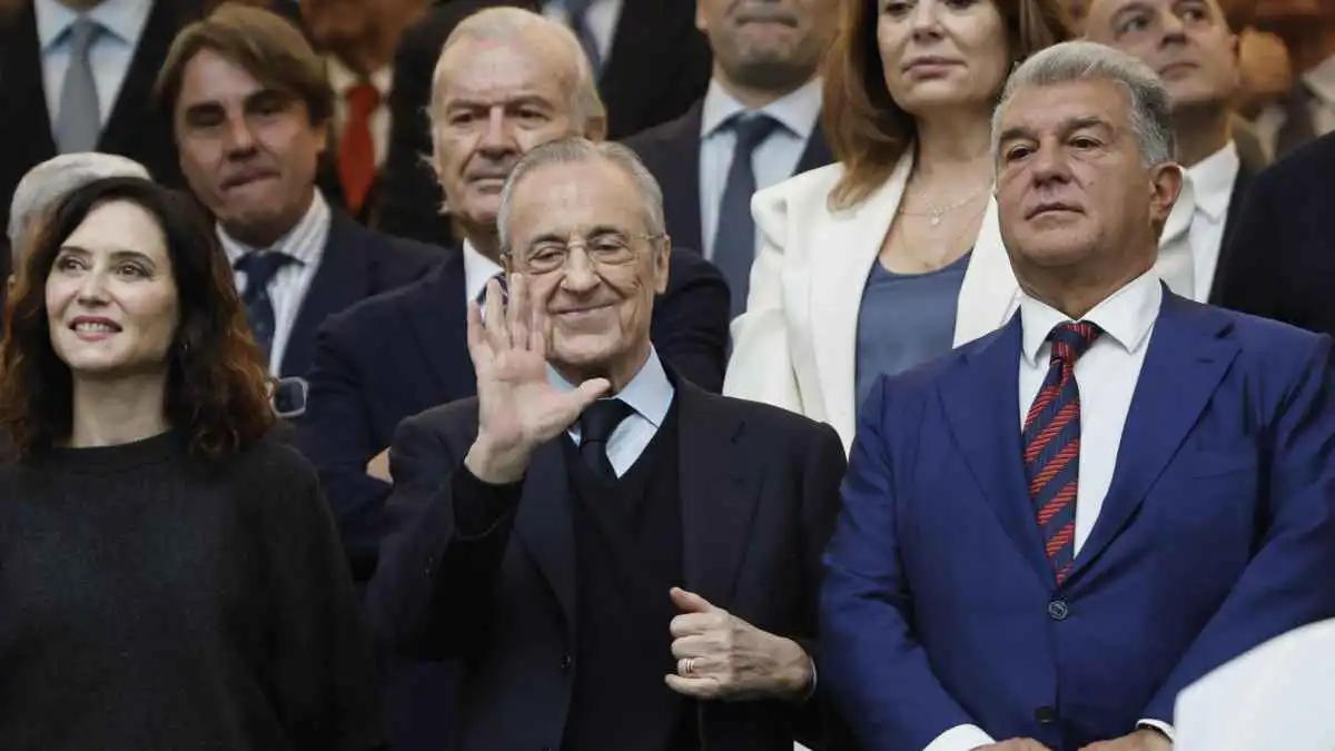 20 كلمة.. خطاب رئيس ريال مدريد في غرفة الملابس بعد الفوز على برشلونة