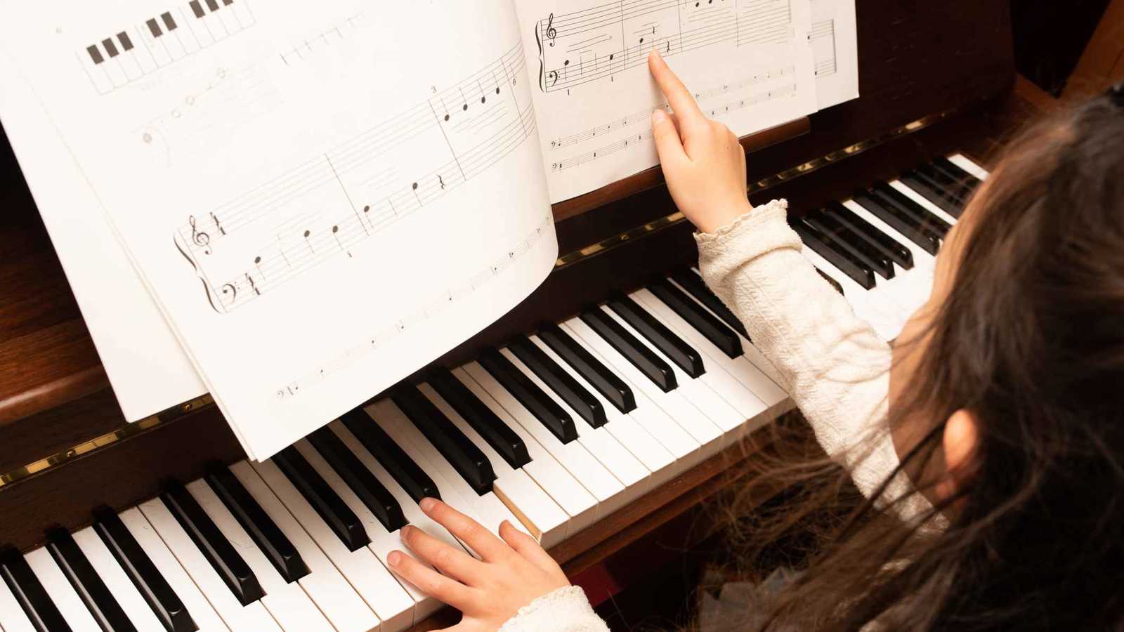 كيف يغير تعلم الموسيقى حياة أطفالك؟