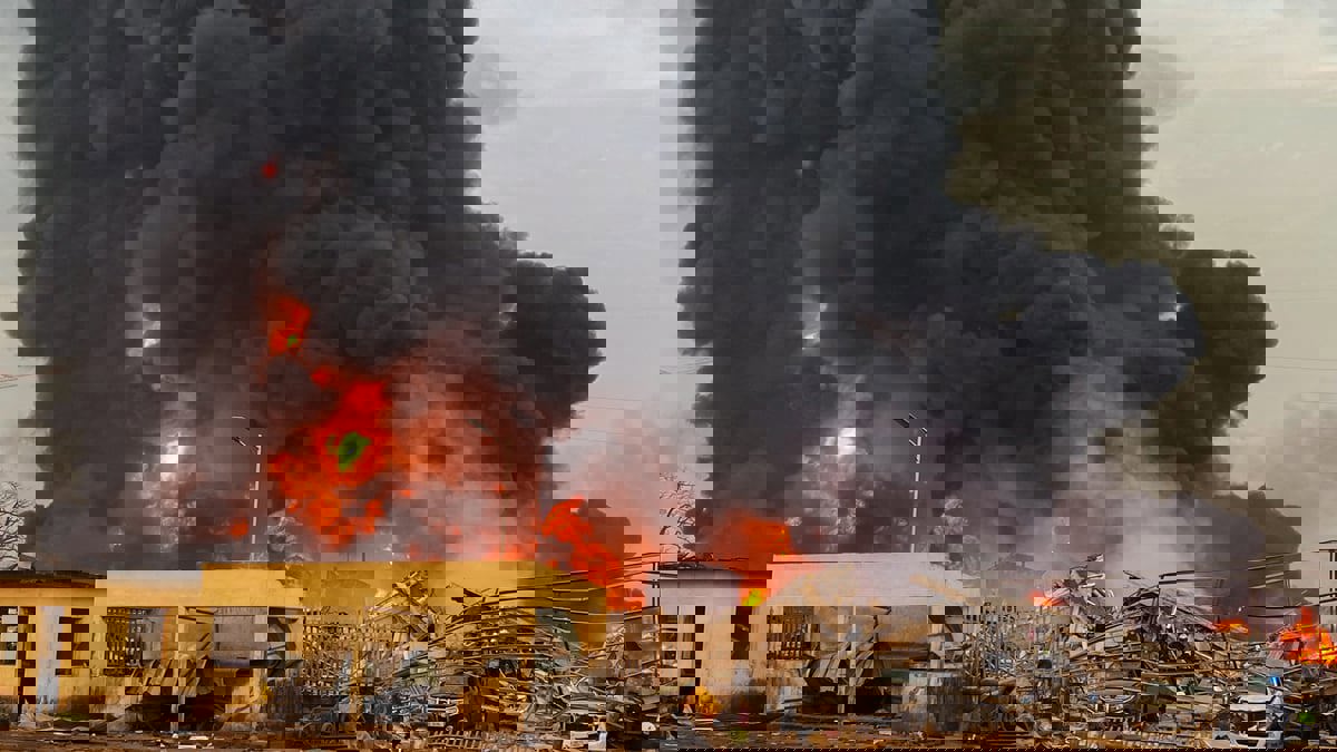 انفجار مستودع للوقود في غينيا يخلّف 23 قتيلاً

