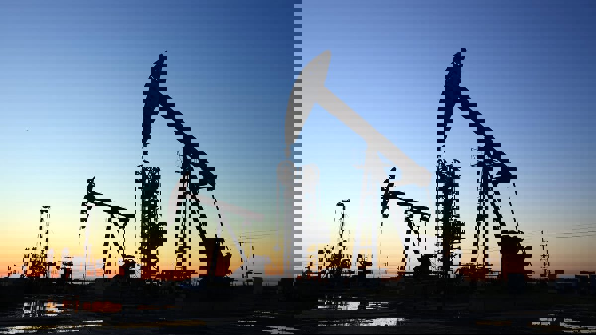 النفط يرتفع أكثر من دولارين للبرميل مع انحسار الآمال بتعزيز إنتاج "أوبك+"