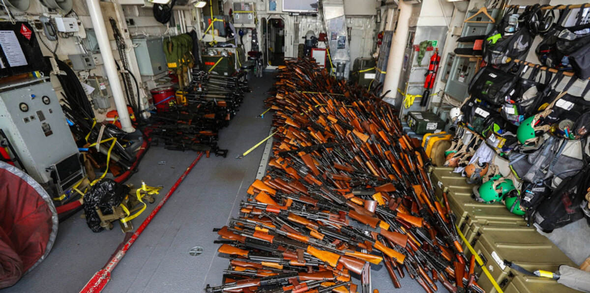 رويترز: الحرس الثوري الإيراني ينقل أسلحة للحوثيين عبر مياه الكويت