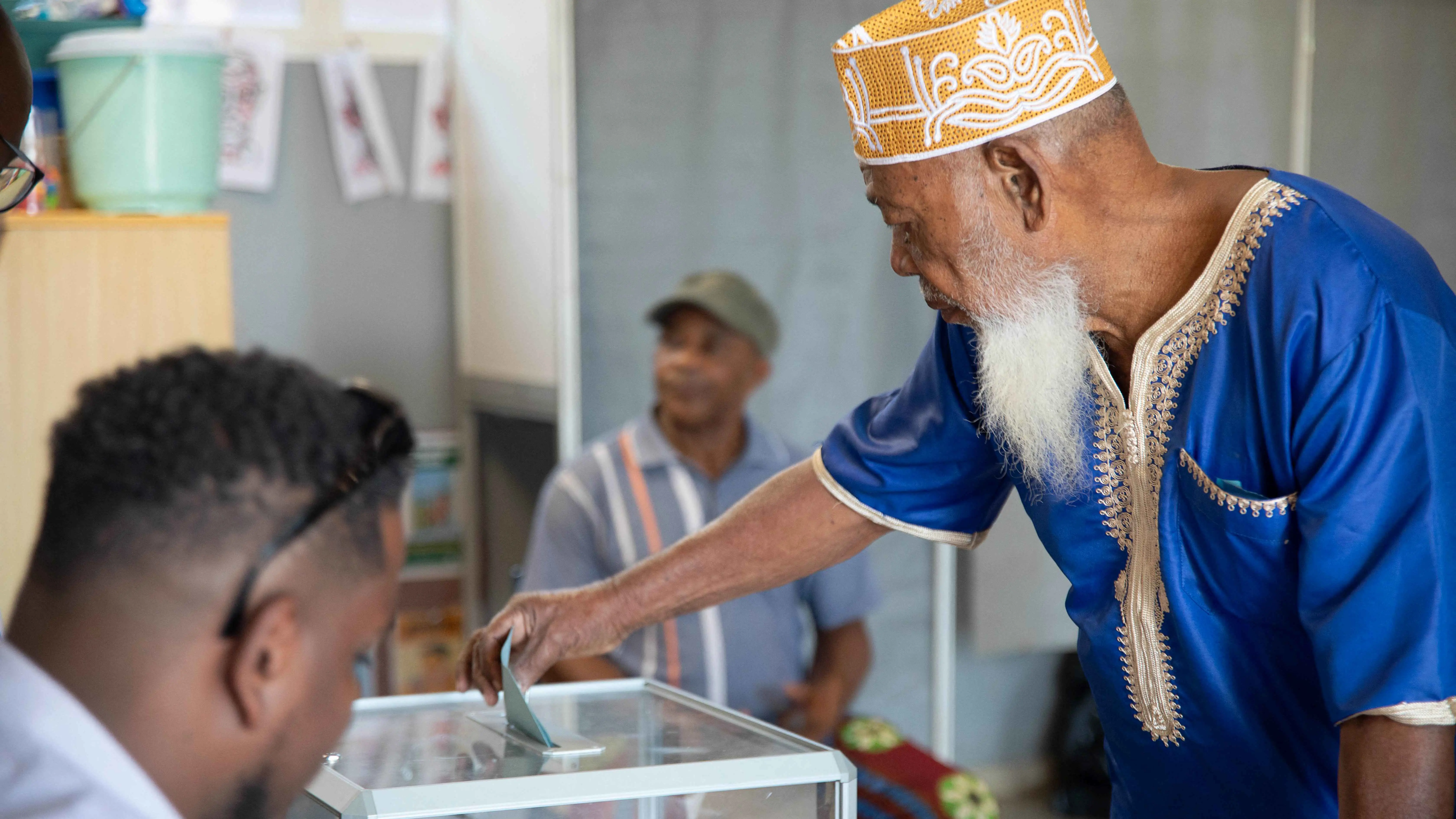 انتخابات فرنسا.. أقاليم ما وراء البحار تحبط طموحات اليمين المتطرّف