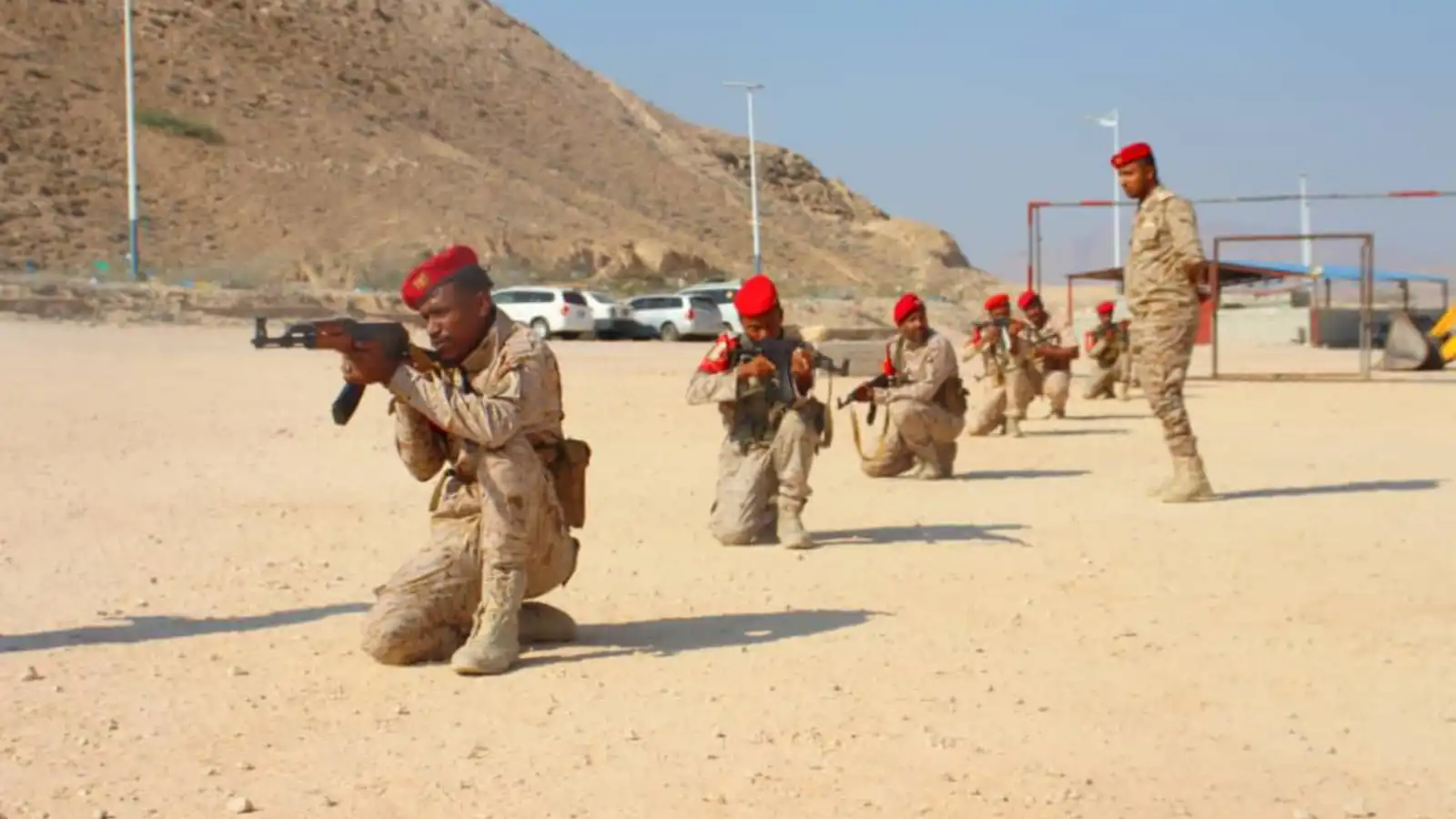 "المنطقة العسكرية الثانية" في حضرموت: معسكراتنا ستبقى تحت مسؤوليتنا