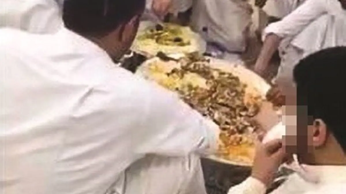 ضبط 9 كويتيين أقاموا وليمة وتفاخروا بها عبر مواقع التواصل (فيديو)