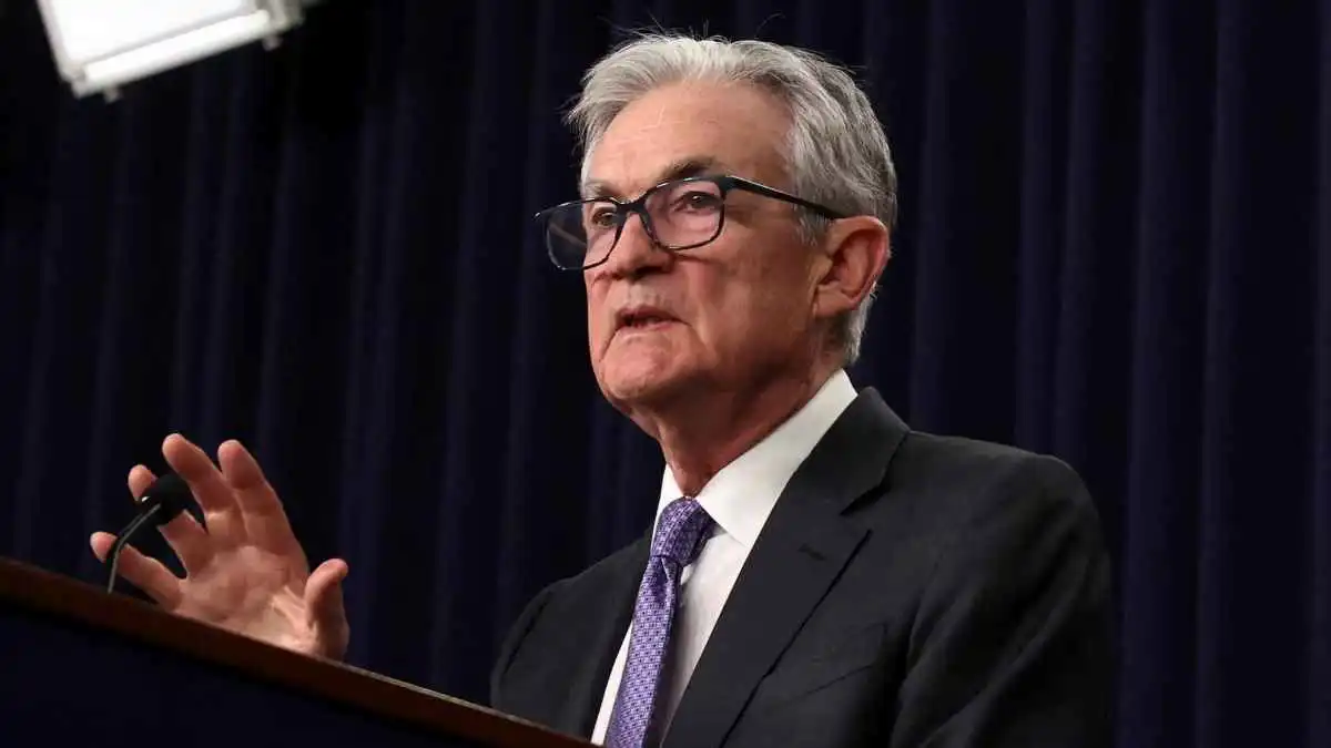 توتر بين ترامب وبول.. تهديدات جنائية تهز استقلالية الاحتياطي الفيدرالي