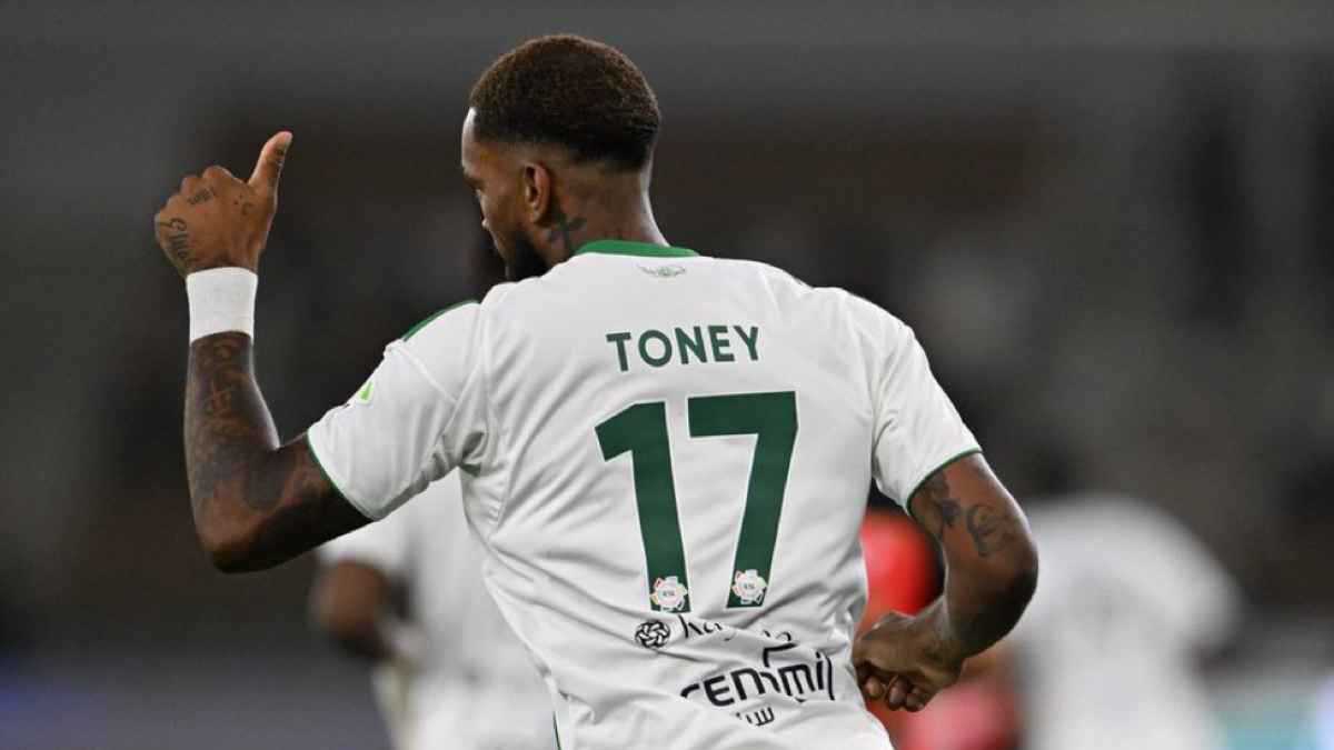 لحظة استفزاز إيفان توني لحارس القادسية في ركلات الترجيح (فيديو)