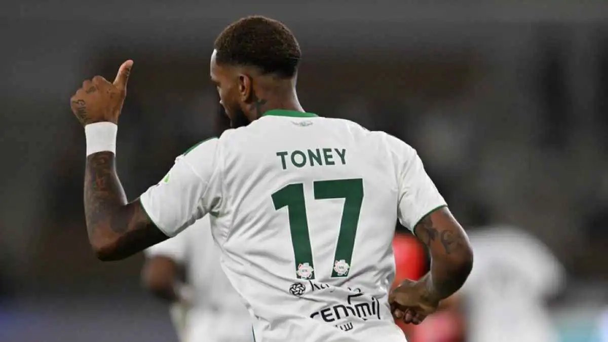 لحظة استفزاز إيفان توني لحارس القادسية في ركلات الترجيح (فيديو)