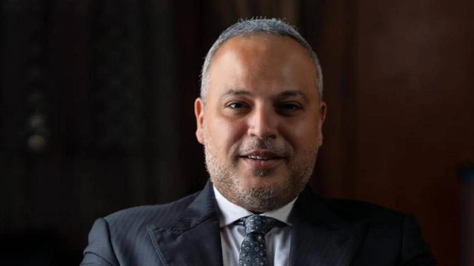 تامر عبد المنعم يُعلن وفاة والده.. من هو الصحفي الراحل؟