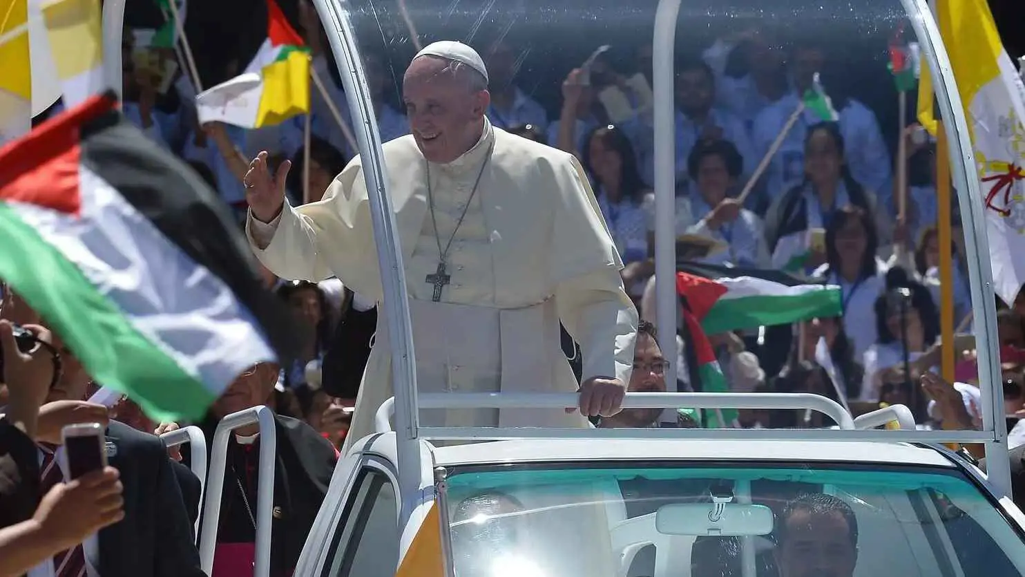 "سيارة البابا" تعمق التوترات بين إسرائيل والفاتيكان