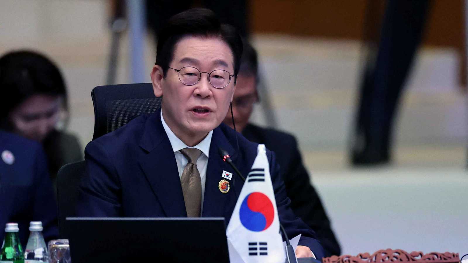 رئيس كوريا الجنوبية يتبنى "الحياد" في النزاع الصيني الياباني