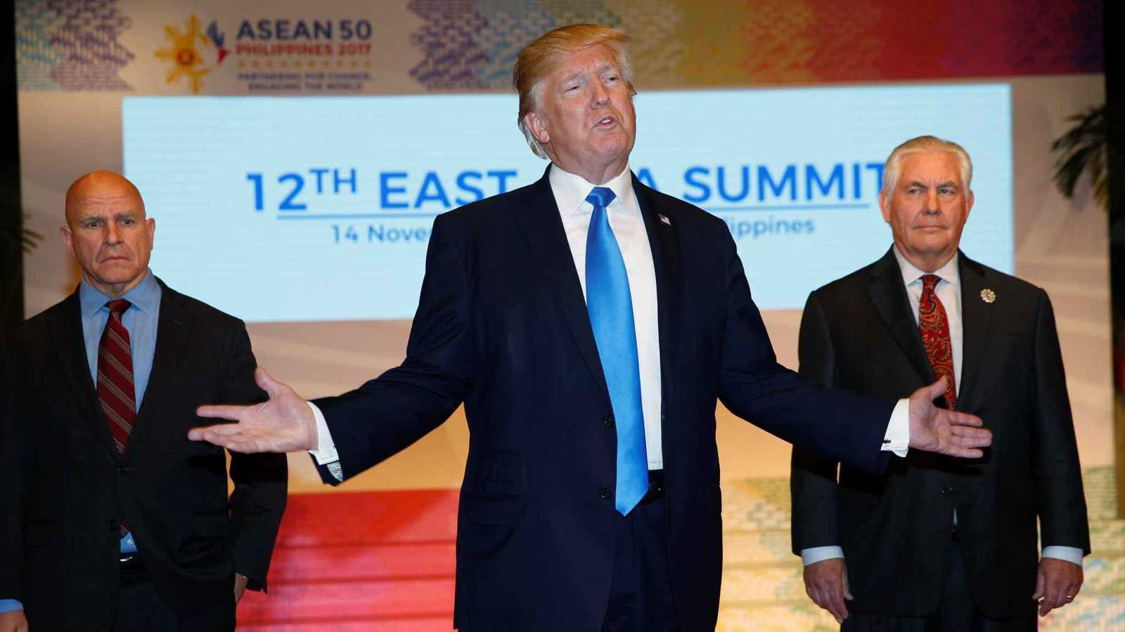 ماليزيا في ورطة دبلوماسية.. لماذا لا ينبغي إلغاء دعوة ترامب لقمة آسيان؟