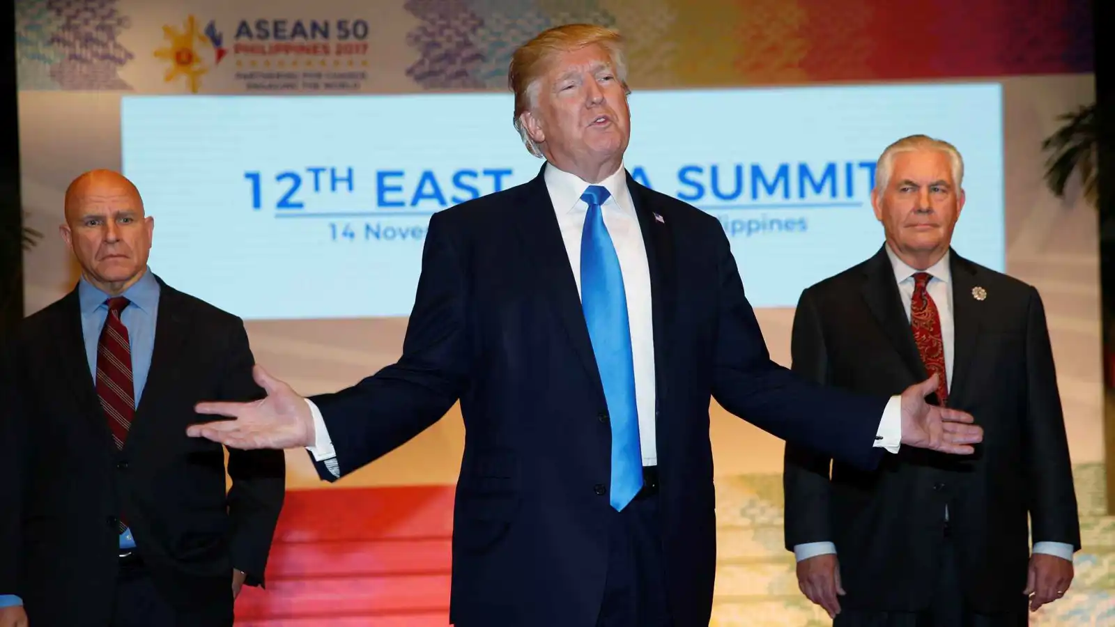 ماليزيا في ورطة دبلوماسية.. لماذا لا ينبغي إلغاء دعوة ترامب لقمة آسيان؟