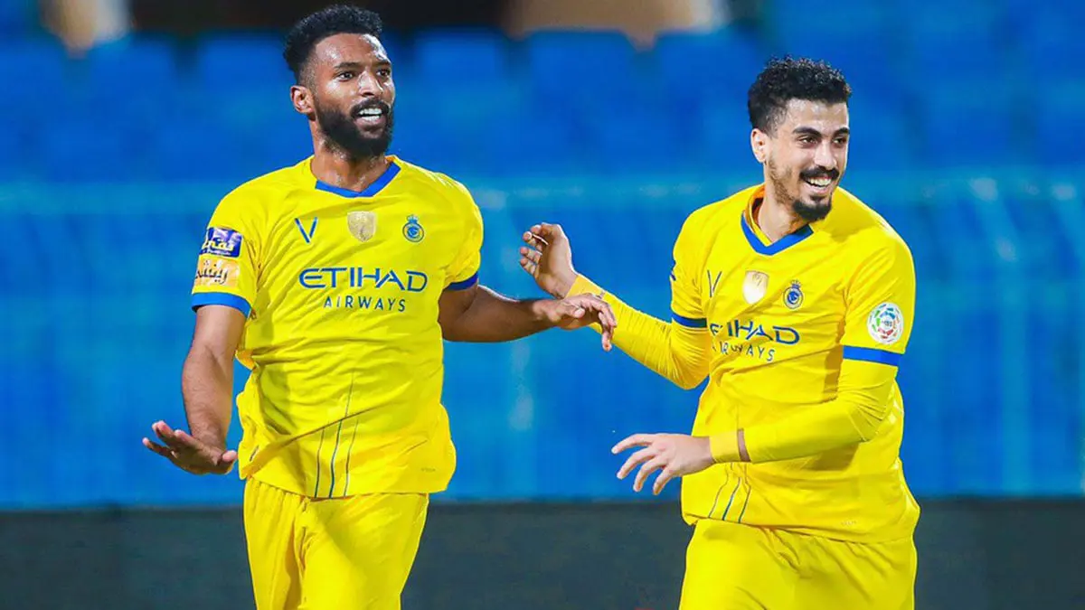 النصر يسقط القادسية ويحقق فوزه الأول في الدوري السعودي