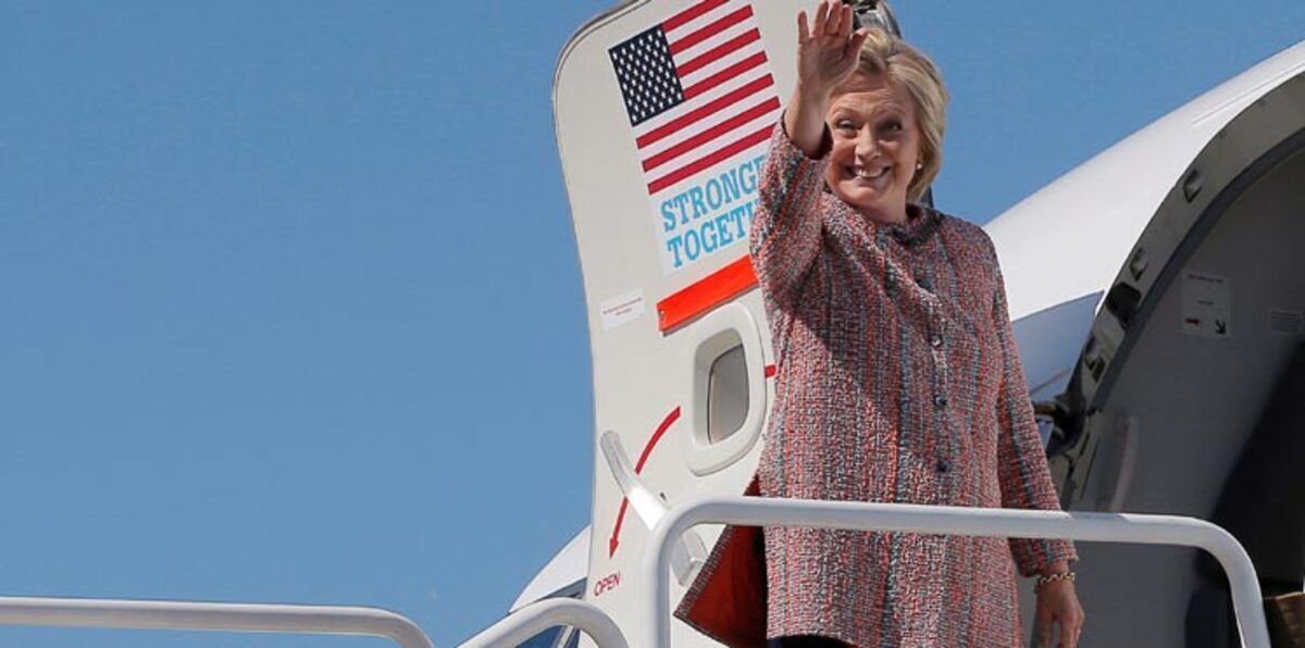 كلينتون تواصل تقدمها على ترامب رغم الوعكة الصحية