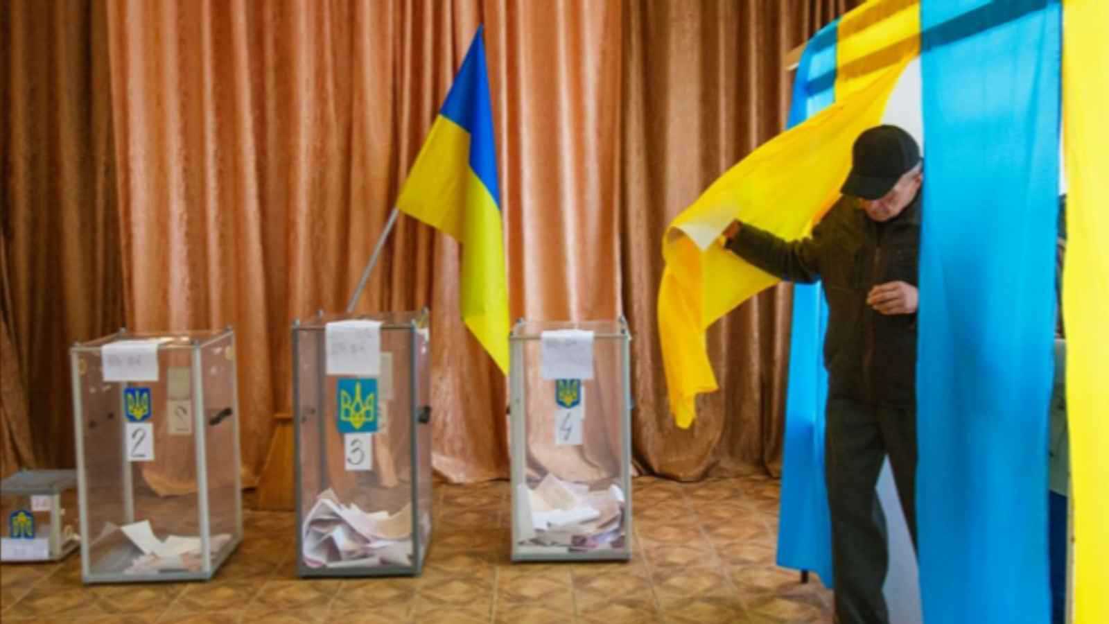 ماذا تقول استطلاعات الرأي في حال إجراء انتخابات رئاسية بأوكرانيا؟