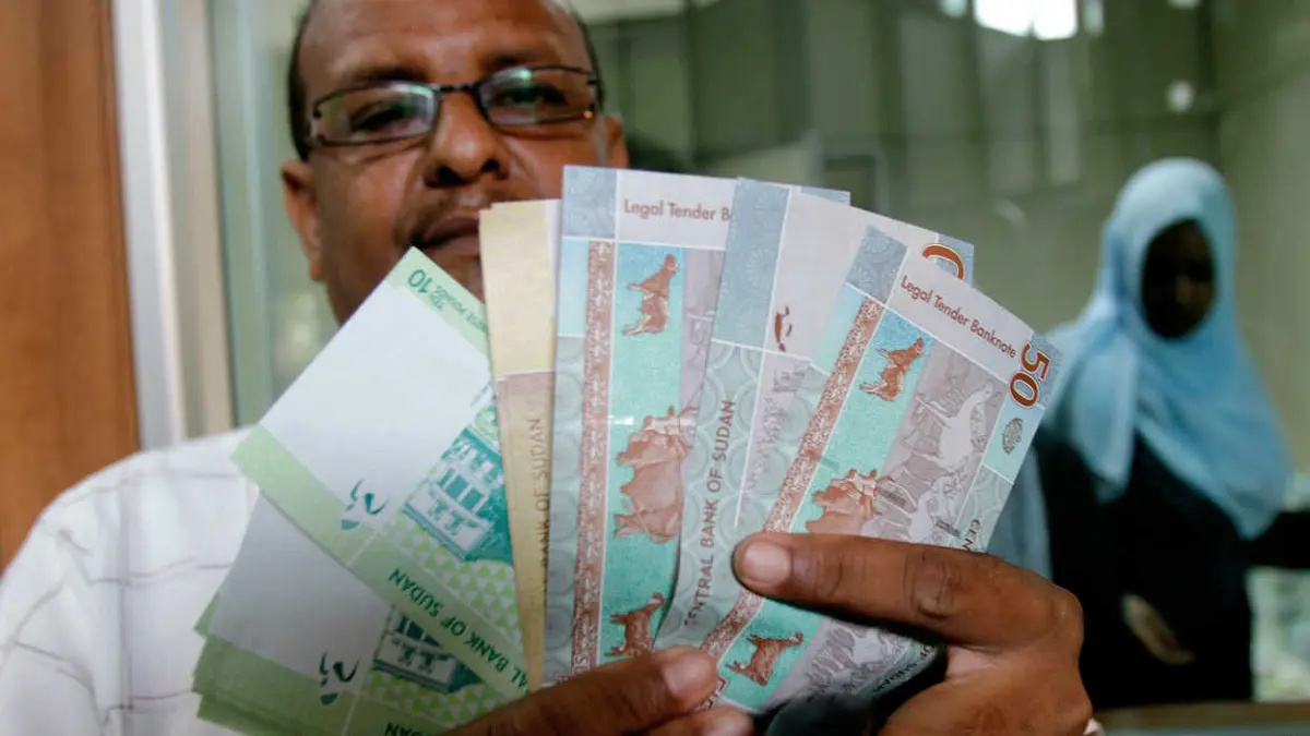 تعويم الجنيه السوداني.. وعود حكومية تحاصرها المخاوف (فيديو إرم)