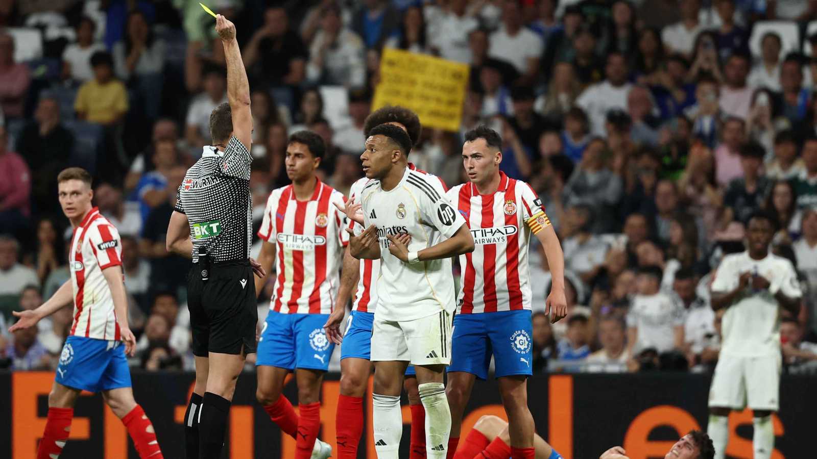 ذاكرة الماضي.. ماذا تعرف عن جولة "الريترو" في الدوري الإسباني؟ (صور وفيديو) 