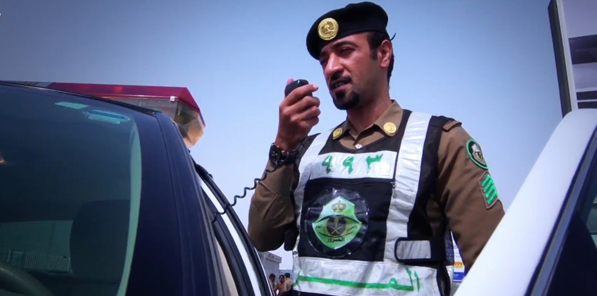 شاهد لحظة القبض على "مفحطين" في منطقة عسير السعودية (فيديو)