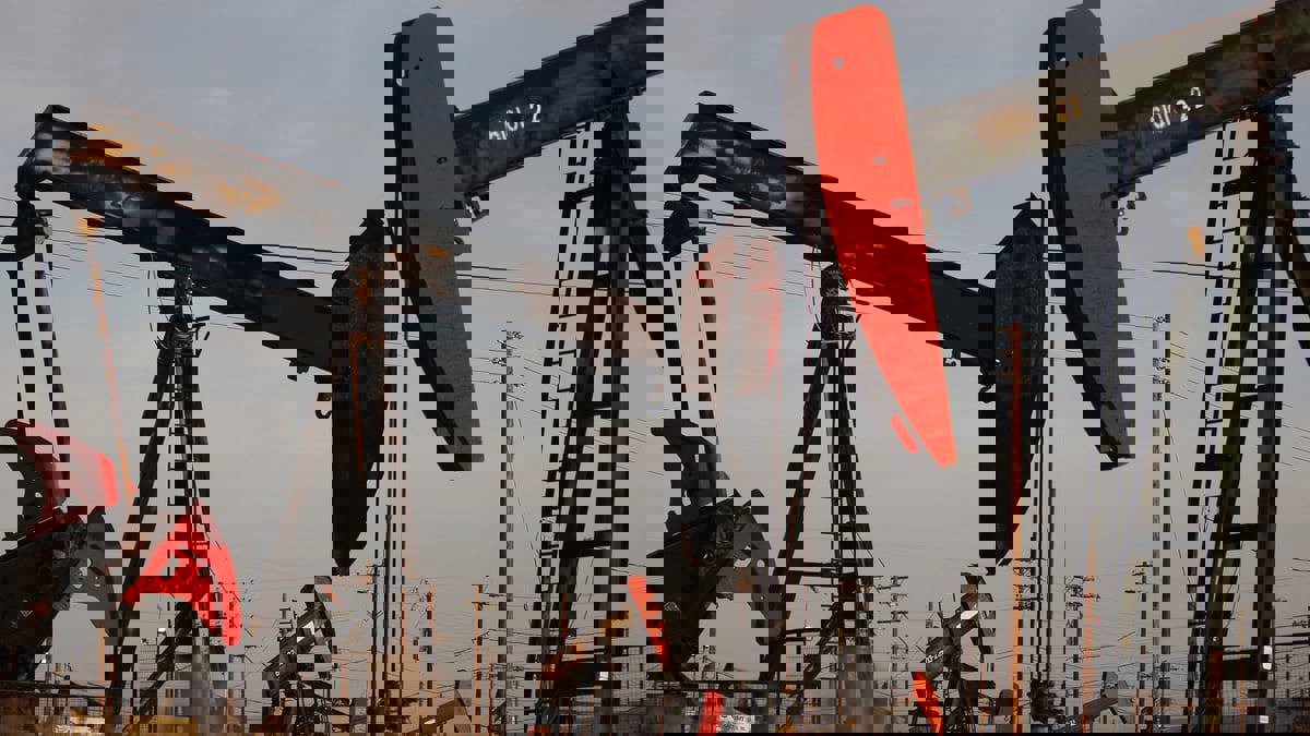 للمرة الأولى منذ 2014.. أسعار النفط تكسر حاجز 90 دولارا