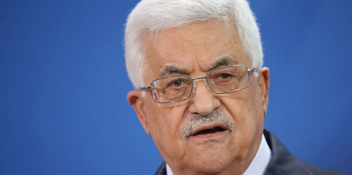 عباس في القاهرة لبحث أزمتي الحدود ومعبر رفح