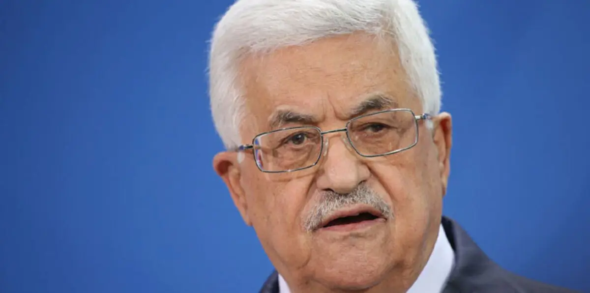 عباس في القاهرة لبحث أزمتي الحدود ومعبر رفح