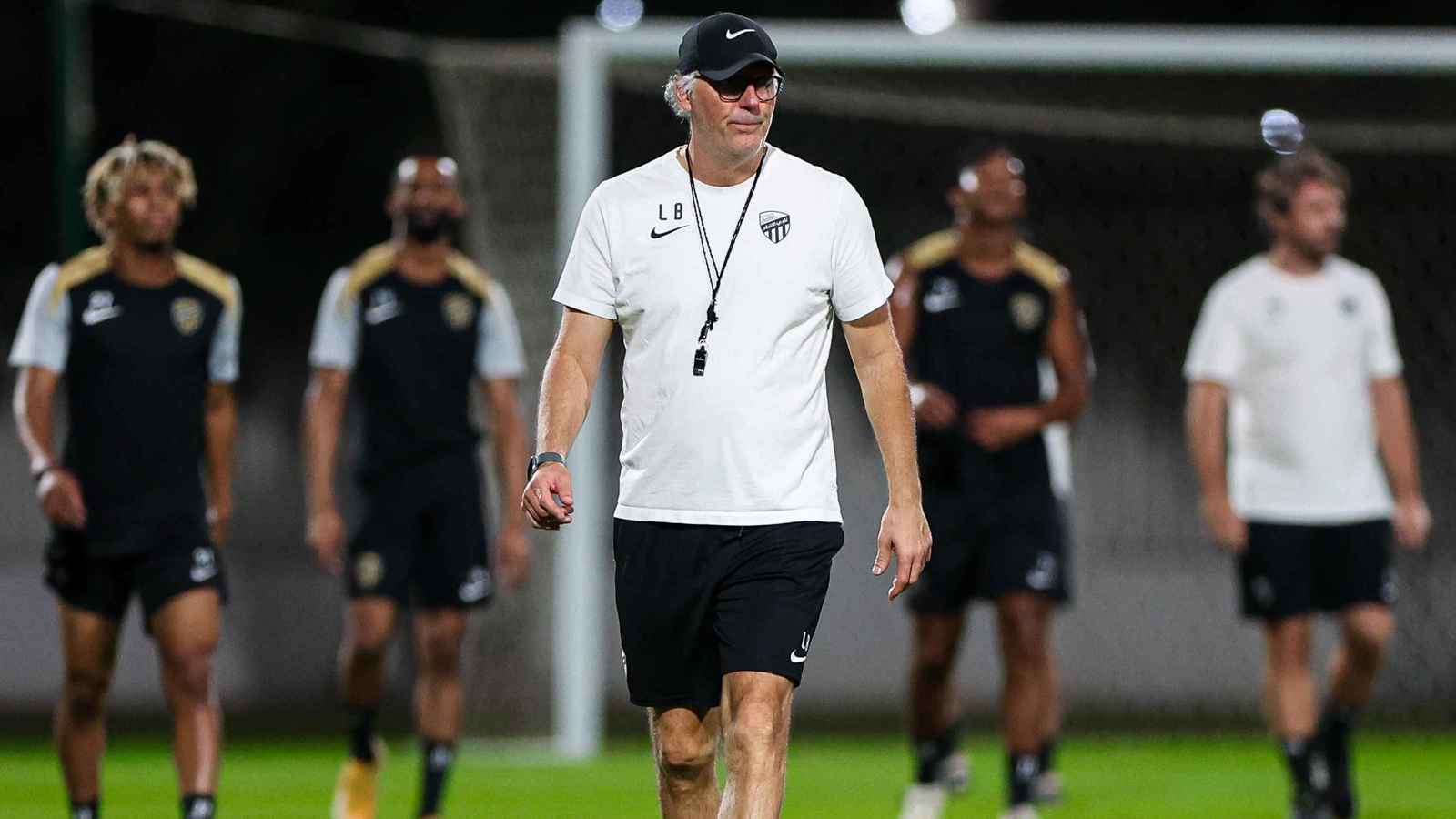 لوران بلان يخشى طول فترة الإجازة قبل قيادة الاتحاد في كأس السوبر السعودي