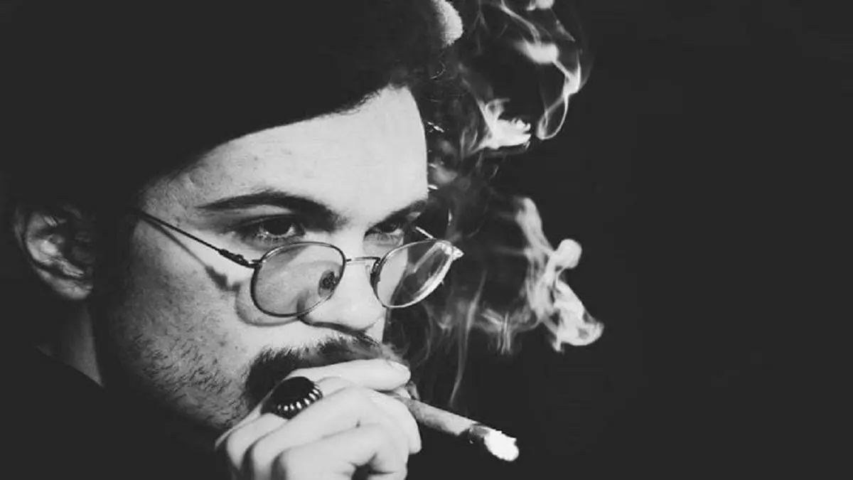 بسبب انحيازه للمتظاهرين .. النظام الإيراني يتهم شاعرا بـ"تشويش الرأي العام"