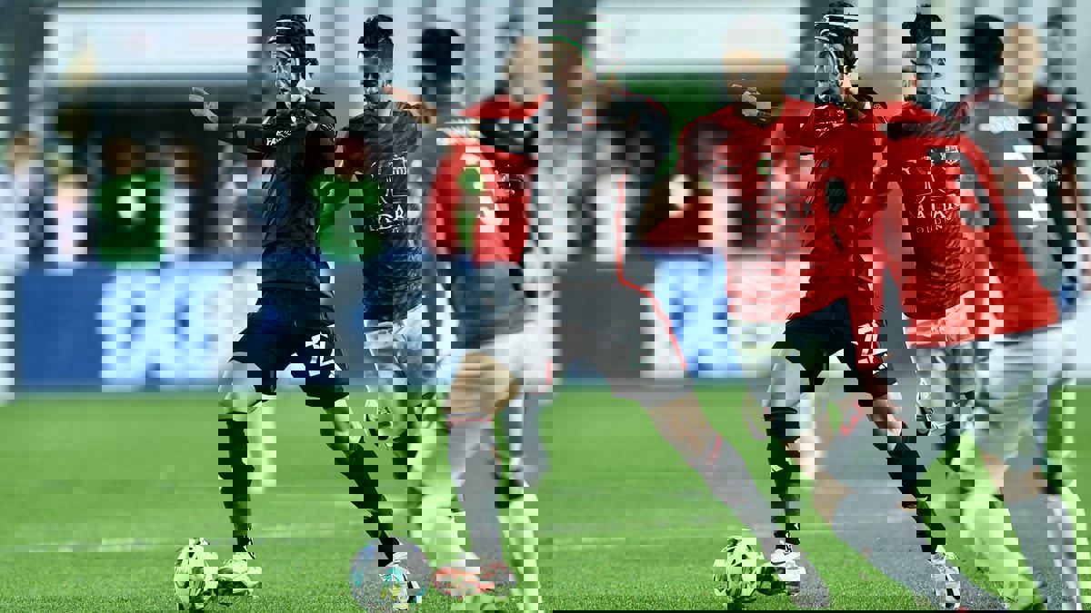 دوري أبطال أفريقيا.. الأهلي يحافظ على صدارته بالتعادل أمام شباب بلوزداد 