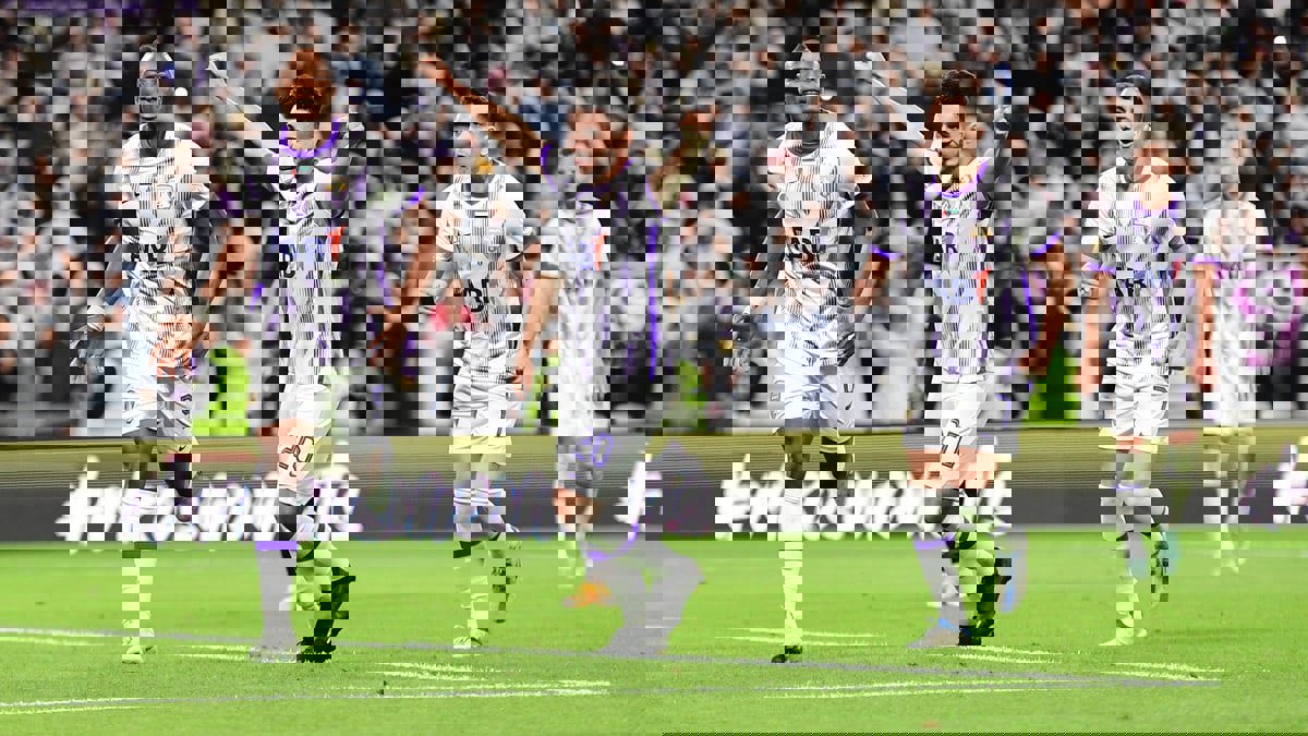 العين يهزم الجزيرة بعد ريمونتادا خيالية في دوري أدنوك للمحترفين (فيديو)