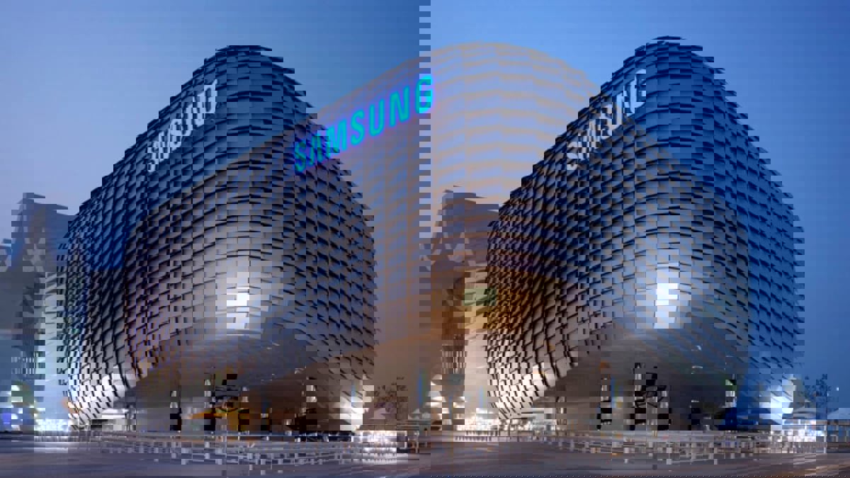 سامسونغ تعمل على هاتف جديد بشاشة مزدوجة شفافة