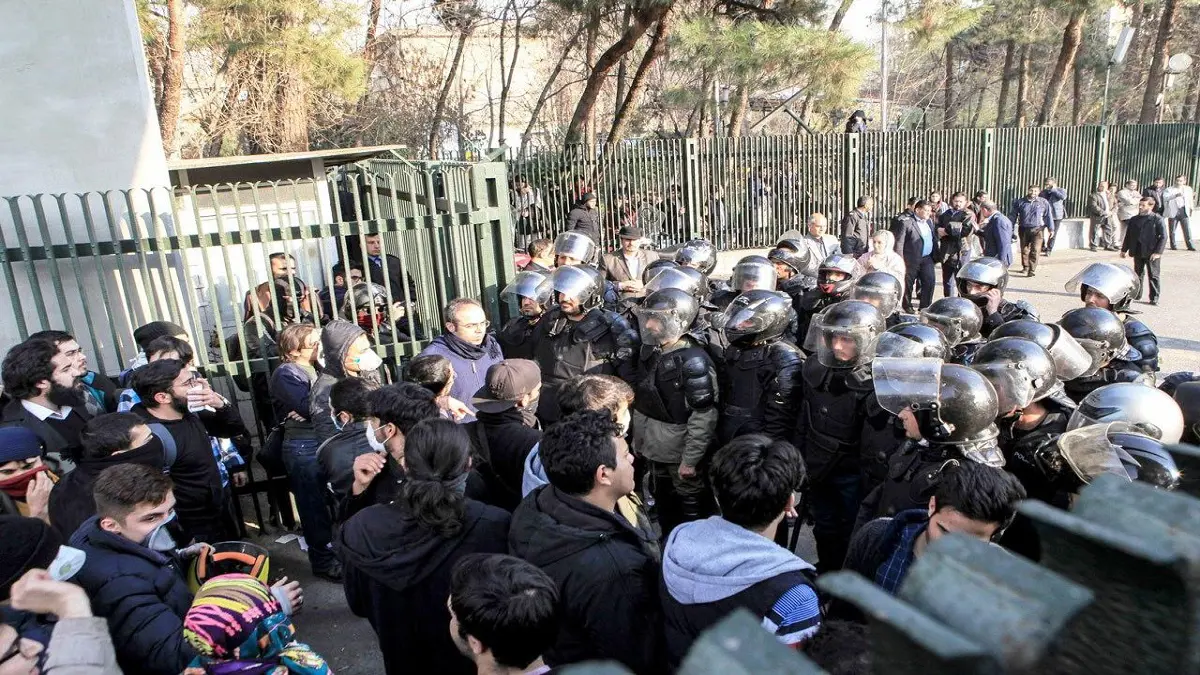 احتجاجات ضخمة ضد خامنئي في طهران (فيديو)‎