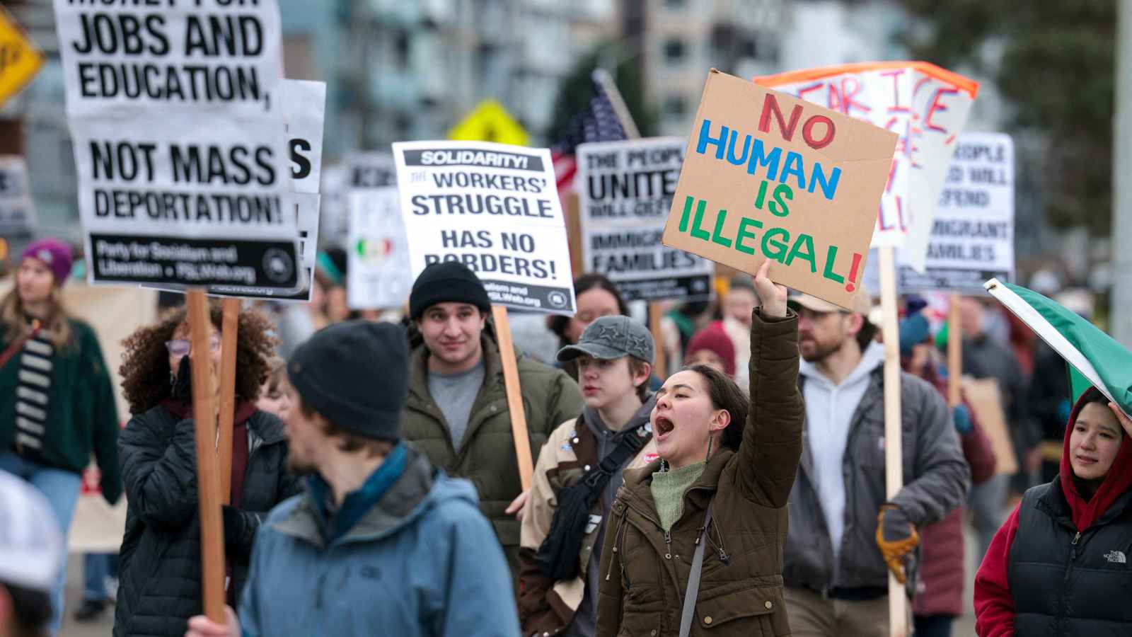 منظمات حقوقية تقاضي إدارة ترامب بشأن احتجاز مهاجرين في غوانتانامو