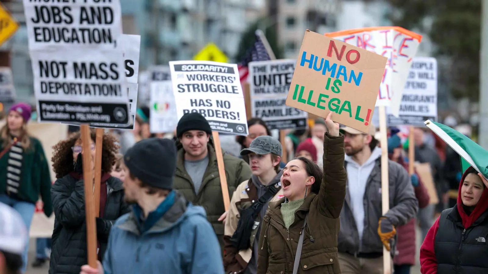 منظمات حقوقية تقاضي إدارة ترامب بشأن احتجاز مهاجرين في غوانتانامو