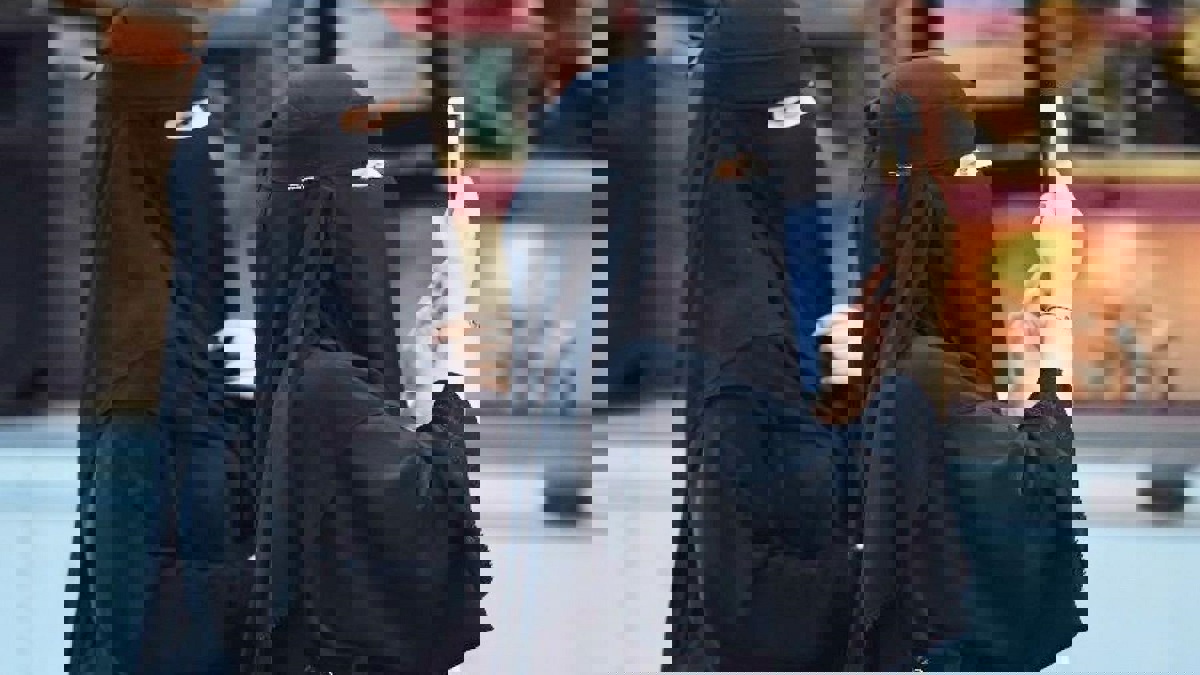 محاكمة سيدة في السعودية بسبب "إيموجي" عبر تطبيق "واتس اب"