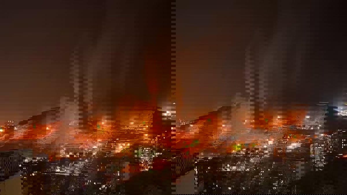 حريق غابات حول سجن إيفين الإيراني يتسبب بانفجار ألغام