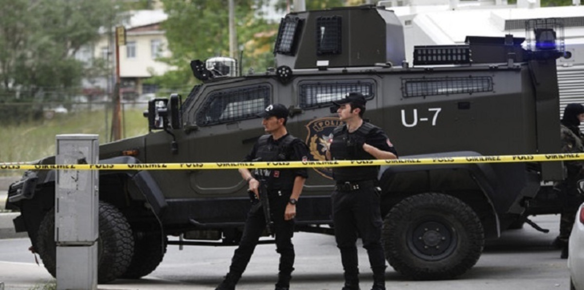 بينهم 9 جنود.. مقتل 17  شخصا ًبانفجار سيارة ملغومة جنوب شرق تركيا