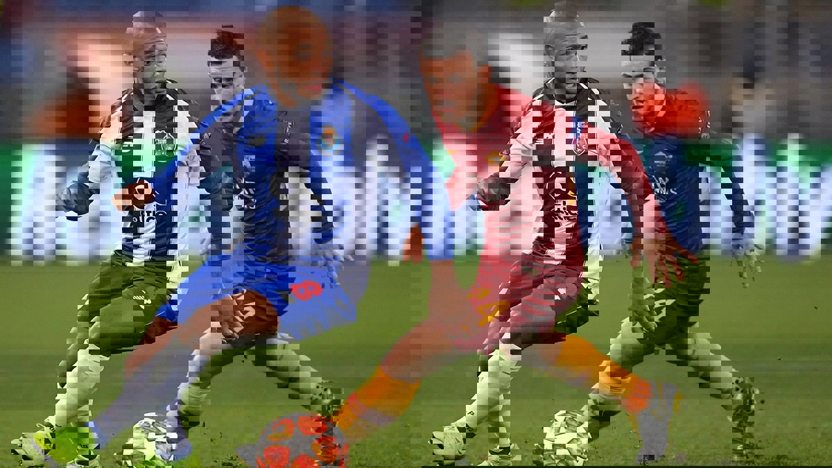 آرسنال ومانشستر يونايتد يتنافسان على الجزائري ياسين براهيمي