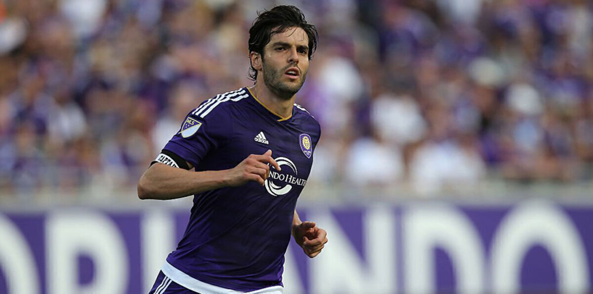 رسائل الثناء تنهال على كاكا يوم إعلان اعتزاله