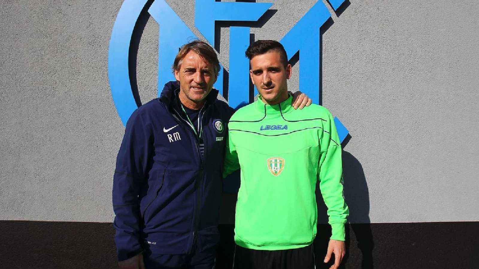 نجل مانشيني على أعتاب برشلونة