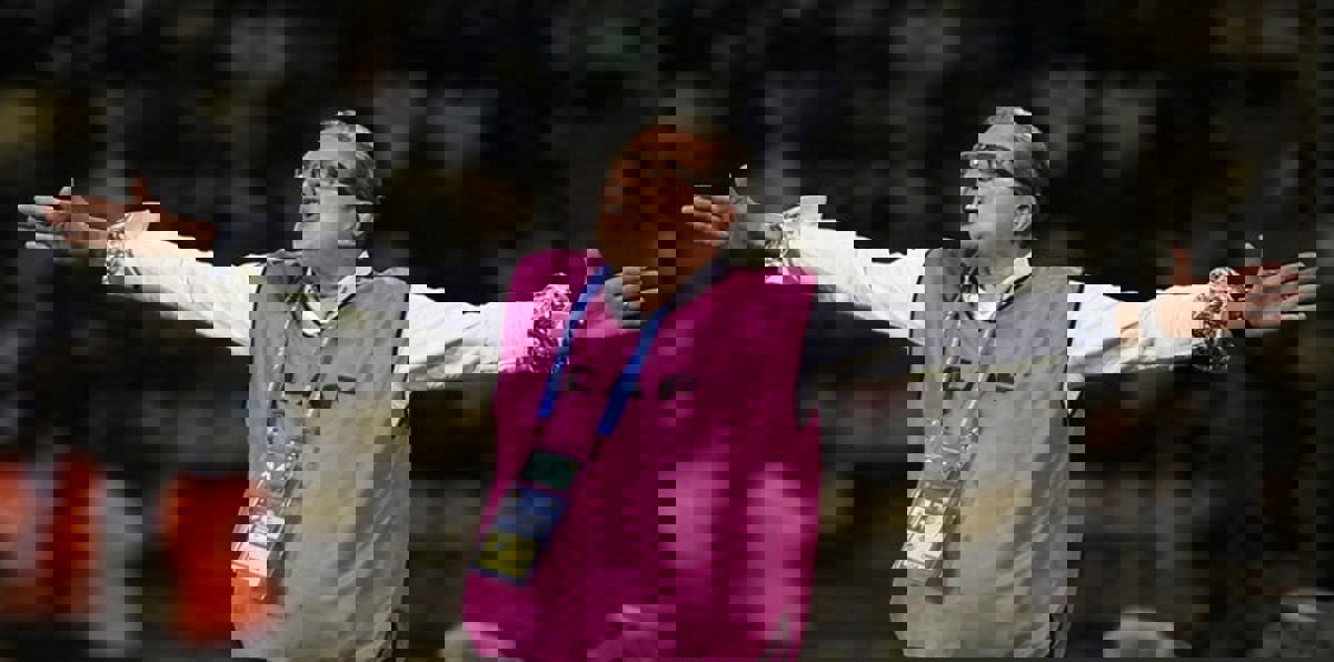 مدرب الجزائر ينتقد التحكيم ويبرر التعادل أمام زيمبابوي