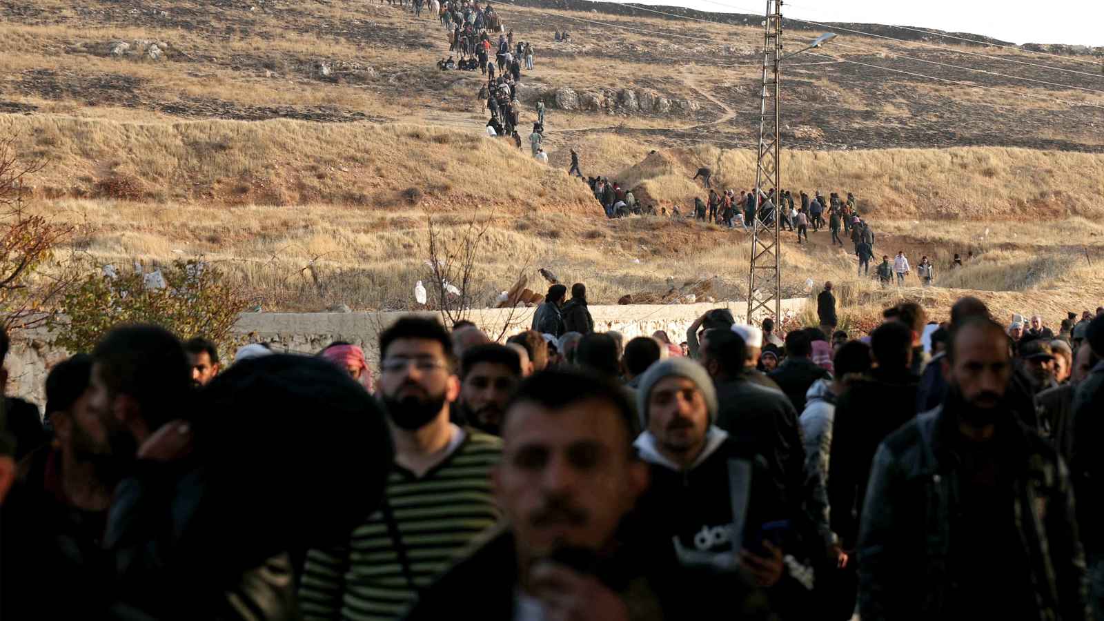 "إرم نيوز" يجمع أما سورية في الأردن بابنها الخارج من سجون الأسد (فيديو)